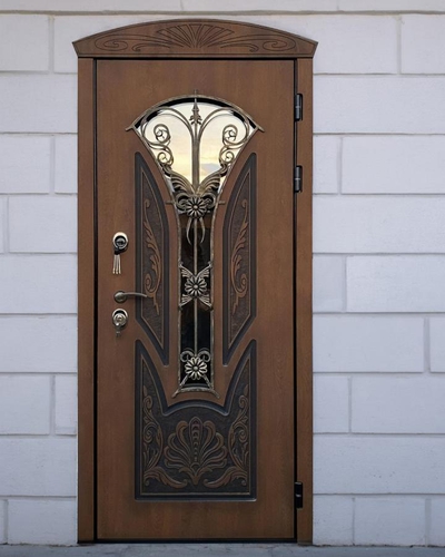 Уличная дверь с остеклением