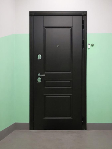 Квартирная входная дверь