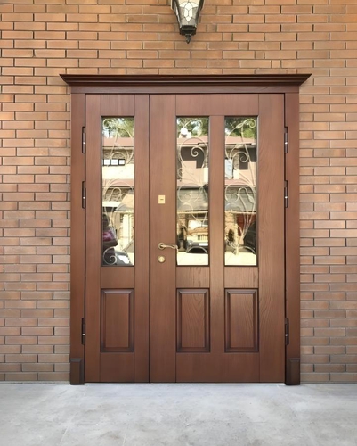 Уличная остекленная дверь