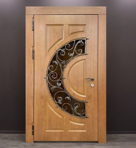 С фигурным стеклом