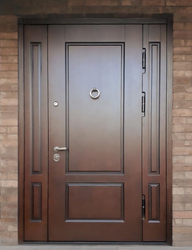 С боковыми вставками и с кнокером