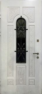 Белая термодверь МДФ с накладной черной ковкой и стеклопакетом Белая термодверь МДФ с накладной черной ковкой и стеклопакетом