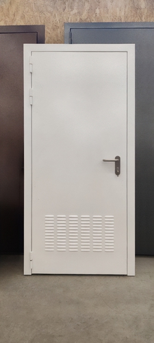 Дверь с вентиляцией